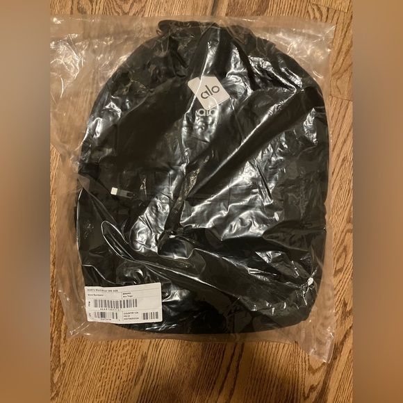 Alo Yoga Stow Backpack - Picture 2 of 2